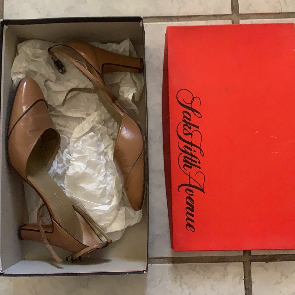 Vintage brown heels